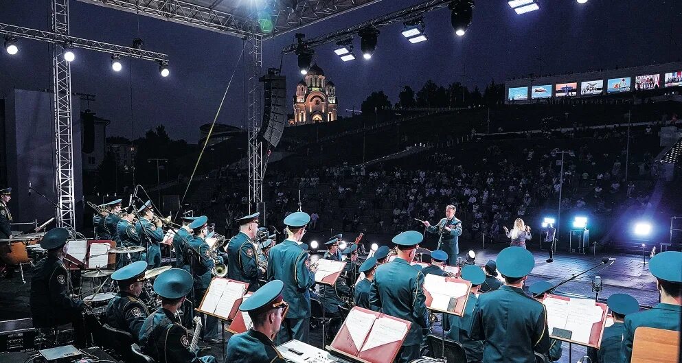На сопках маньчжурии. Фестиваль на сопках маньчжурии. Вальс на сопках маньчжурии оркестр. Самара оркестр парада. Ансамбль барабанщиц озерчанка.