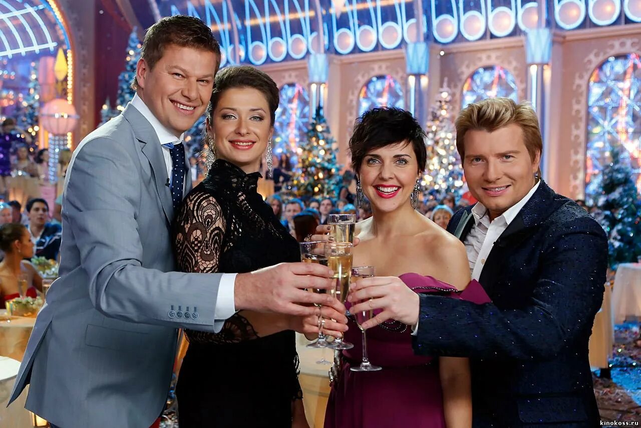 Голубой огонёк 2022 новогодний концерт. Андрей малахов новогодний голубой огонёк новогодний. Дмитрий губерниев голубой огонек 2021. Каких звезд вырезали из новогодних программ. Новогодний голбой огонёк 2023.