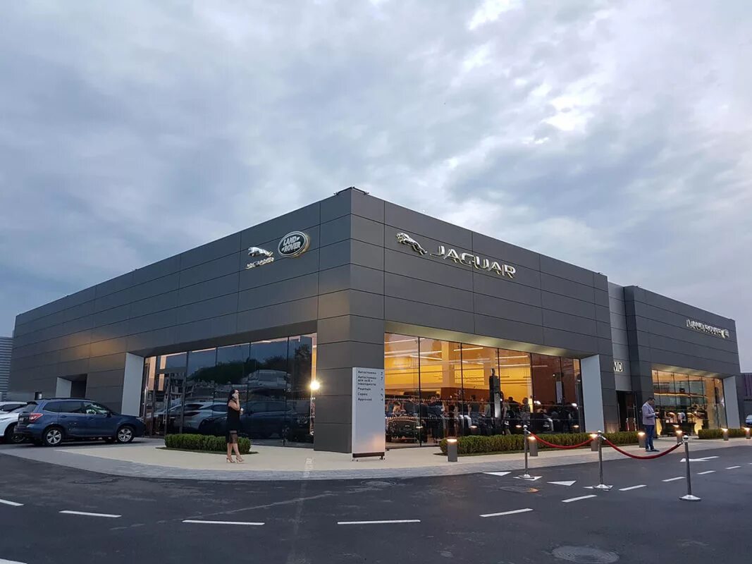 Land Rover СТО центр в Ереване. Land Rover shop Center. Фото Брео центр. Новаз