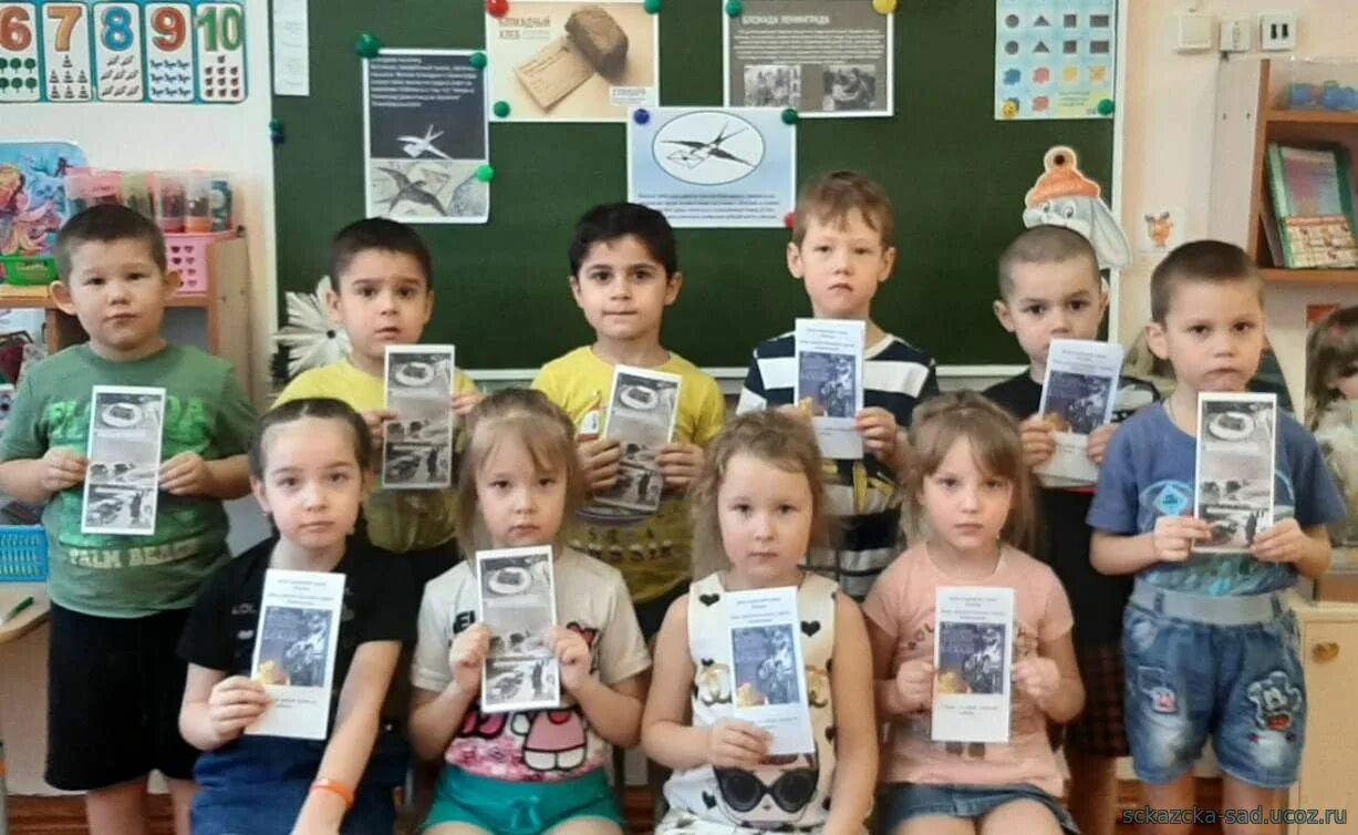 Блокадный хлеб всероссийская акция 2022. Акция блокадный хлеб дети. Акция блокадный хлеб в детском саду. Акция блокадный хлеб в детском саду. Акция блокадная акция в детском саду.