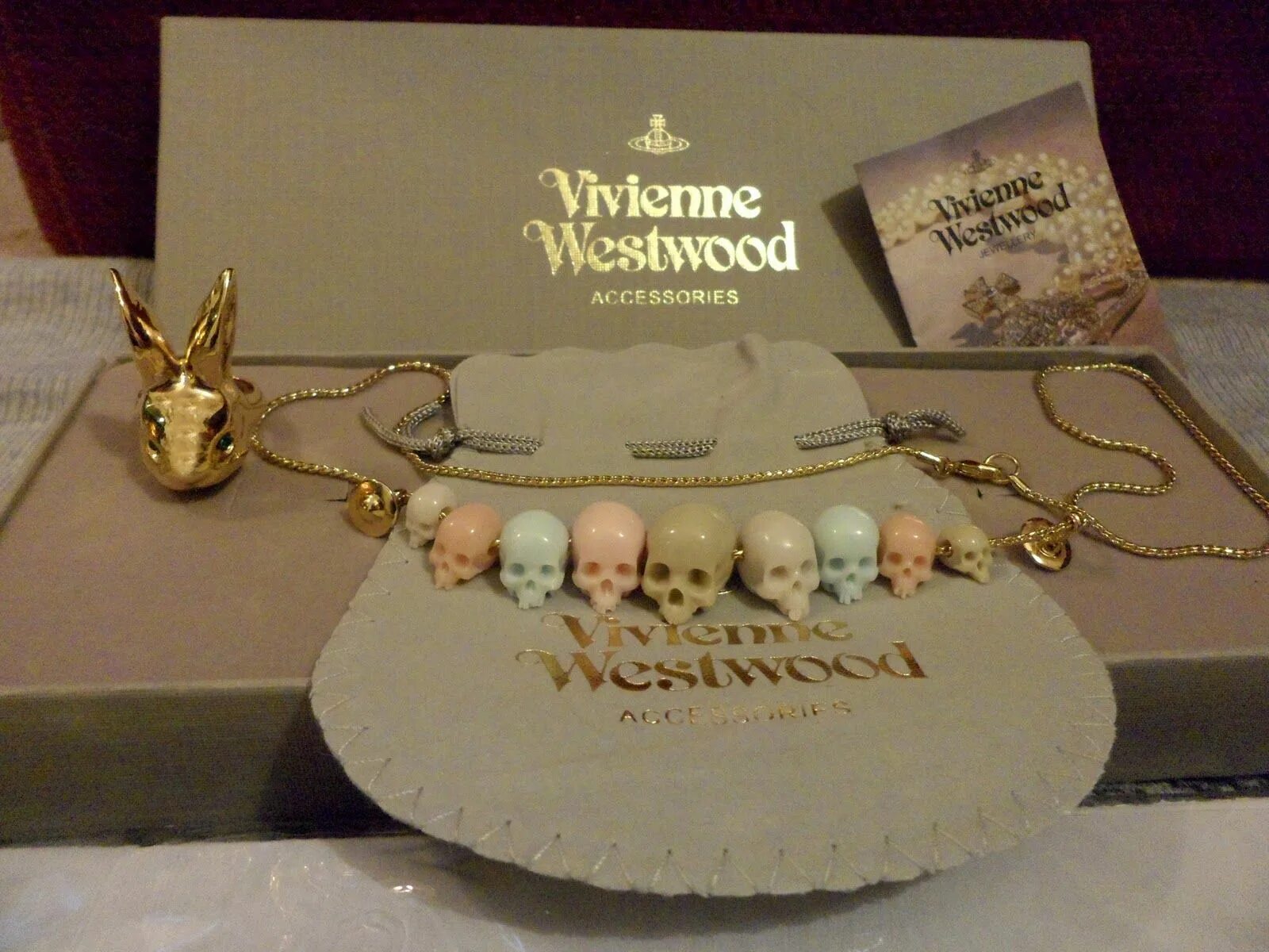 Вивьен Вествуд Jewelry. Вивьен Вествуд ожерелье. Вивьен Вествуд жемчуг. Vivienne Westwood украшения. Вествуд украшения купить