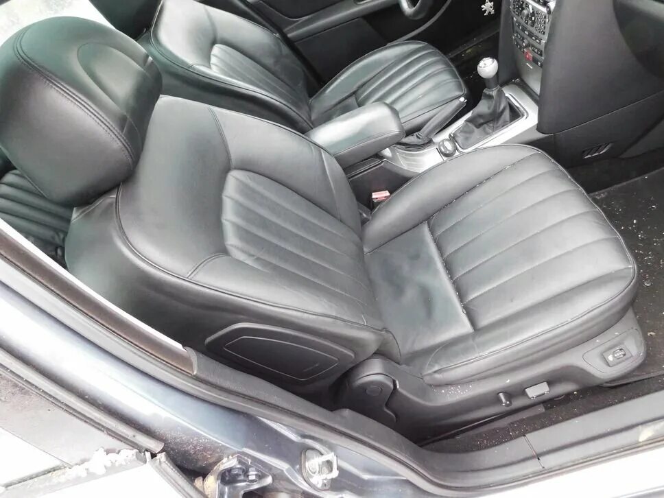 Кресла peugeot 307. Сиденья пежо 407. Сиденье пежо 407 купе. Сиденье от пежо 407. Сиденья пежо 407 кожа.