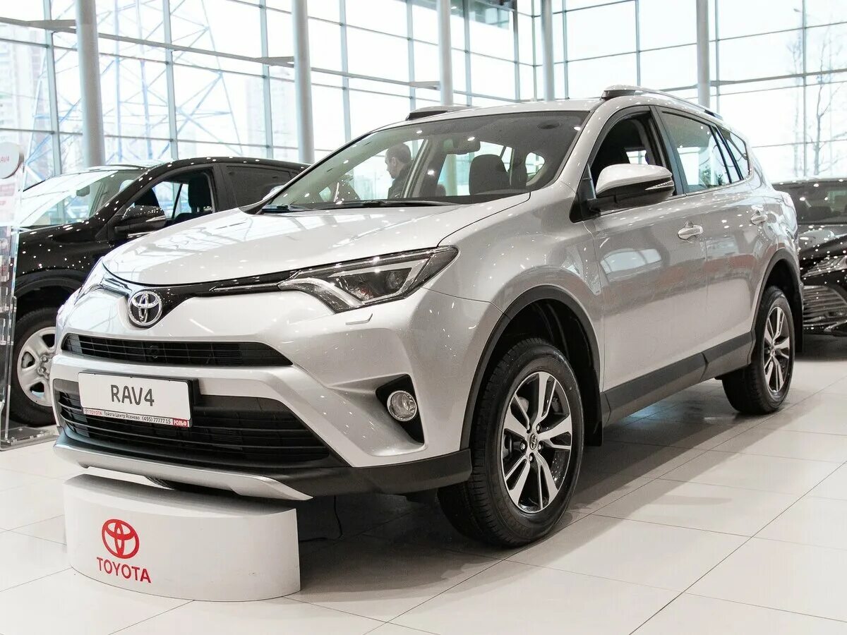 Купить тойоту рав 4 в нижнем новгороде. Toyota rav4 Рестайлинг. Тойота рав 4 2018 серебристый. Toyota rav4 IV (xa40) Рестайлинг. RAV 4 xa40 Рестайлинг.