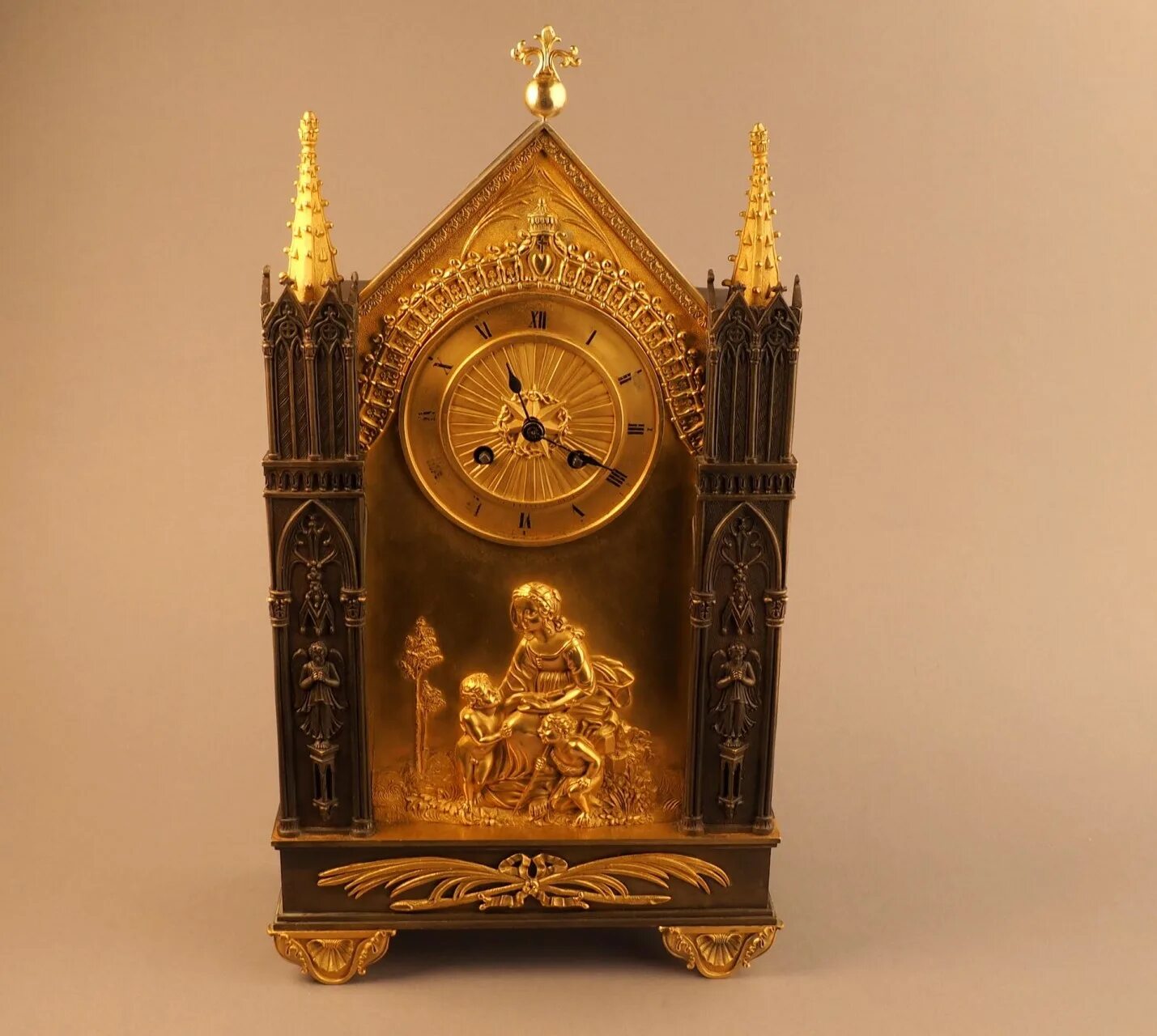 Часы каминные thomas blakemore. Французские каминные часы 19 века. Каминные часы citizen. Старинный каминный часы. Часы на камин.