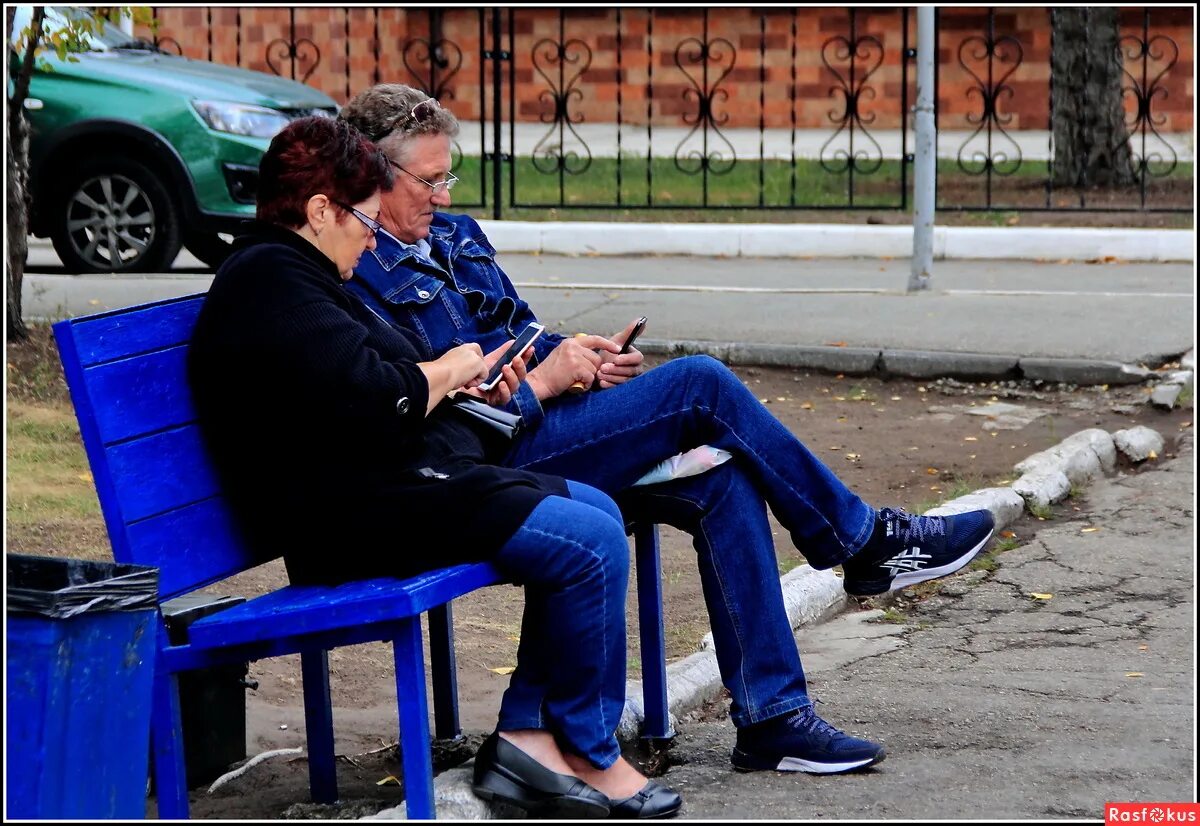 Мужицкая переговоры по душам. Новый человек в коллективе. Мужицкая переговоры по душам. Разговор двух мужчин. Общение людей.