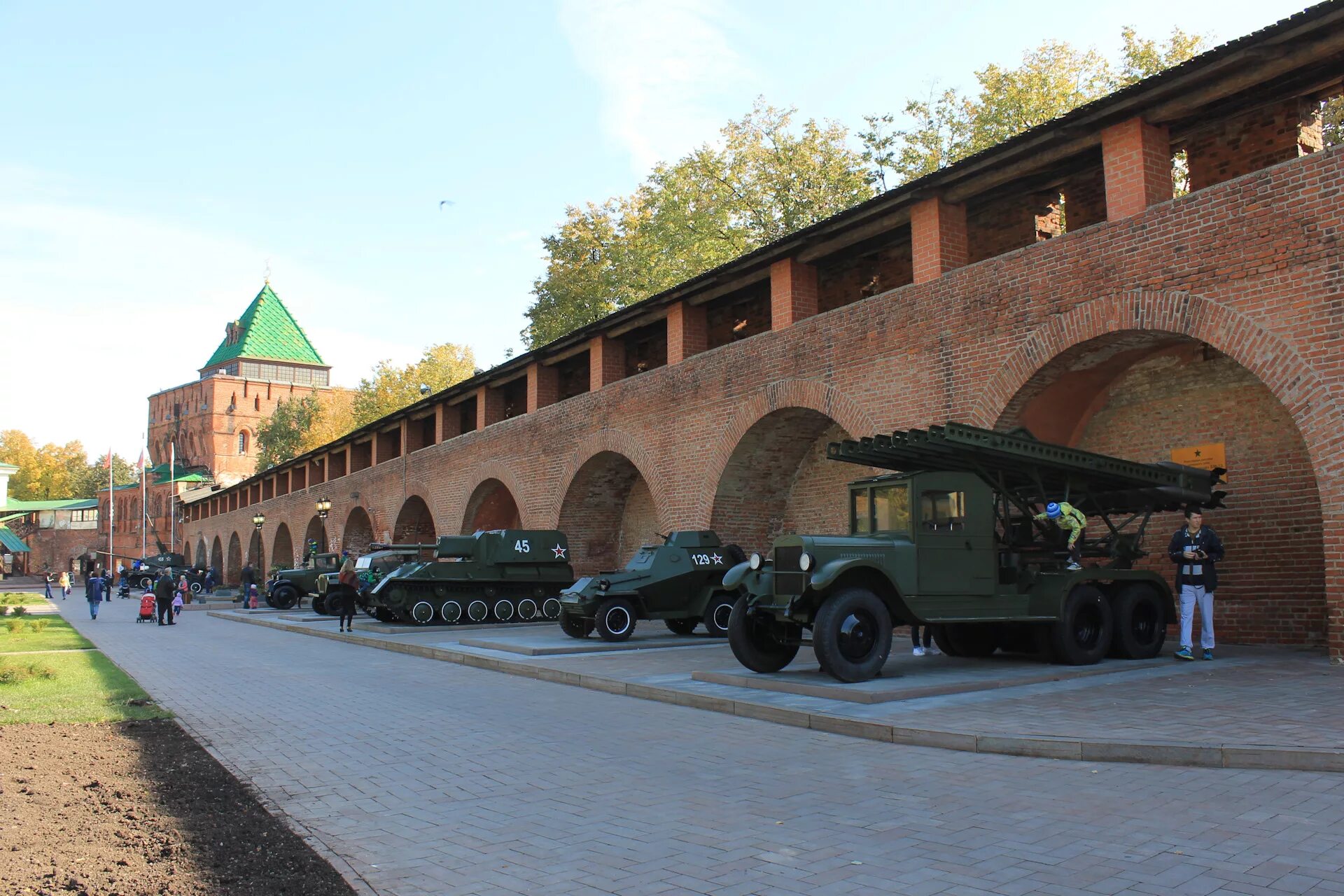 Музей Нижегородский Кремль. Нижний Новгород Кремль Военная техника. Горьковчане фронту Кремль Нижний Новгород. Музей военной техники в Кремле Нижний Новгород.