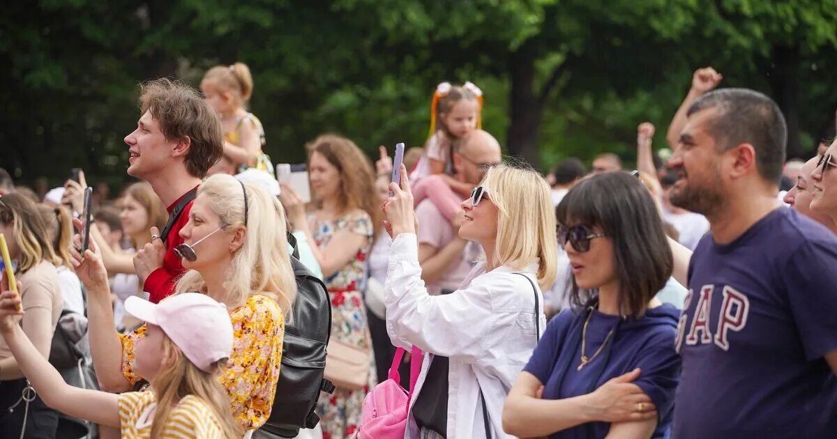 12 июня 2012. День России концерт. Зрители на концерте. Концерт день России Москва. Концерт 12 июня 2022 в Москве.