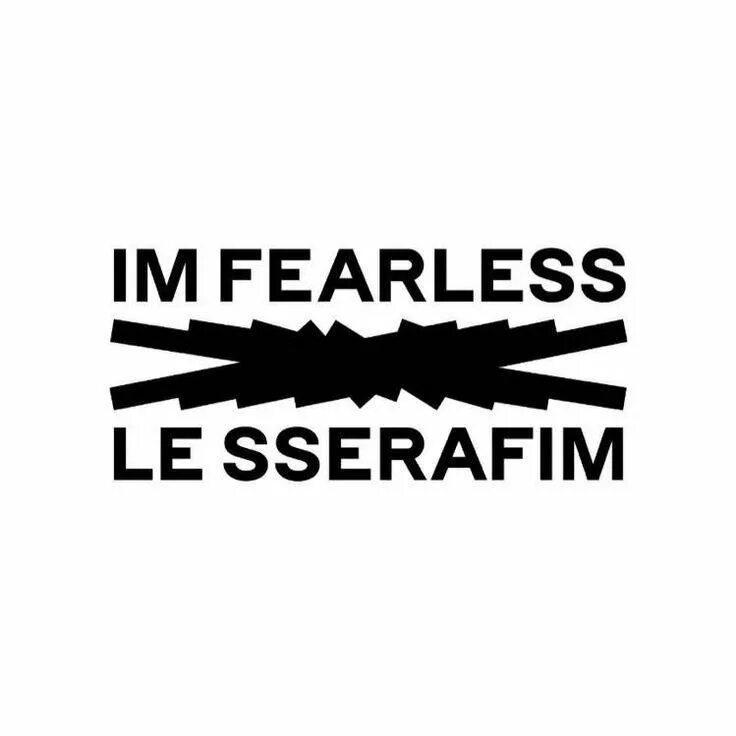 Юнджин le serafim. Crazy le serafim english. Crazy le serafim english. Le serafim fearless. Hong eunchae lesserafim.