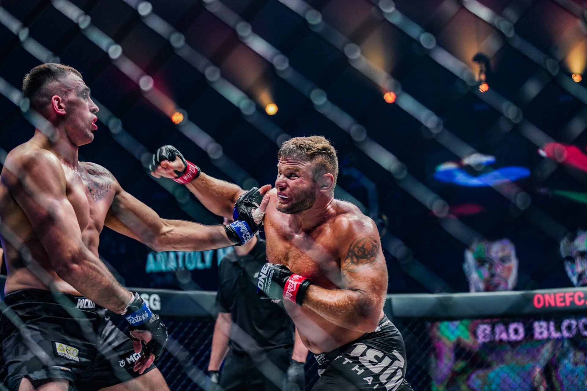 Малыхин последний бой 2023. Малыхин боец. Петр ян юфс 280. Mma. Пауло коста адесанья.