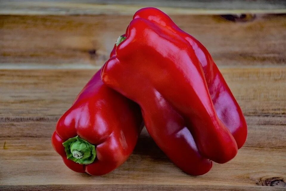 Peppers 10. Болгарский перец. Овощи перец. Перец красный сладкий. Перец один.