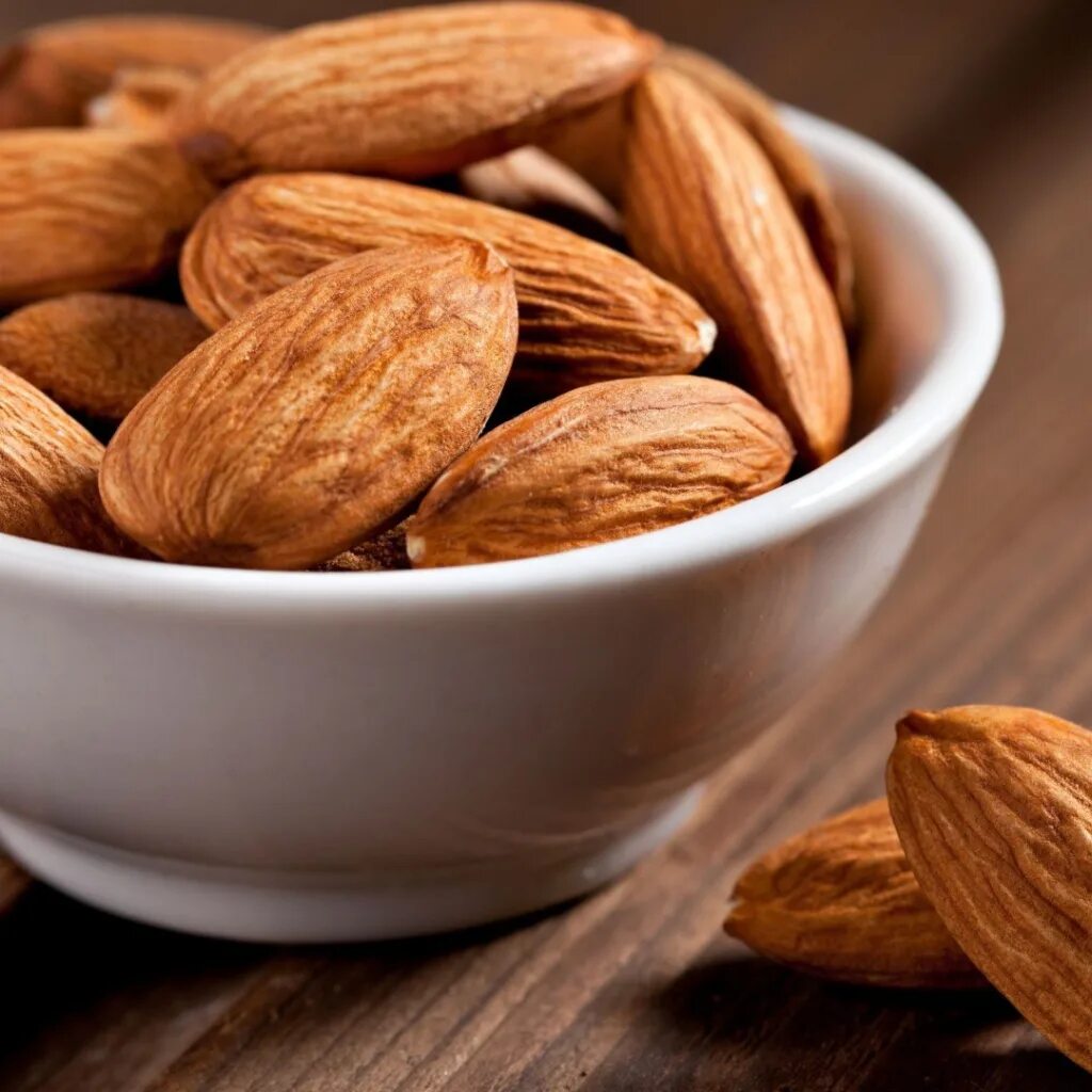 Орешки из сои. Миндаль бодом. Миндаль чили. Миндаль фенцля. Орех миндаль 250гр.