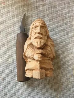 Вырезание фигурок из дерева
