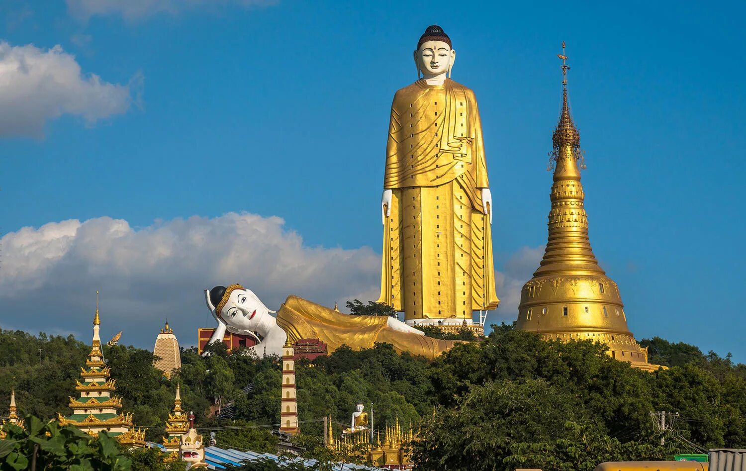 Самый большой памятник. Laykyun Setkyar, Мьянма 116 метров. Лечжун-Сасачжа Мьянма. Статуя Будды Шакьямуни в Мьянме. Лечжун-Сасачжа — статуя Будды Шакьямуни.