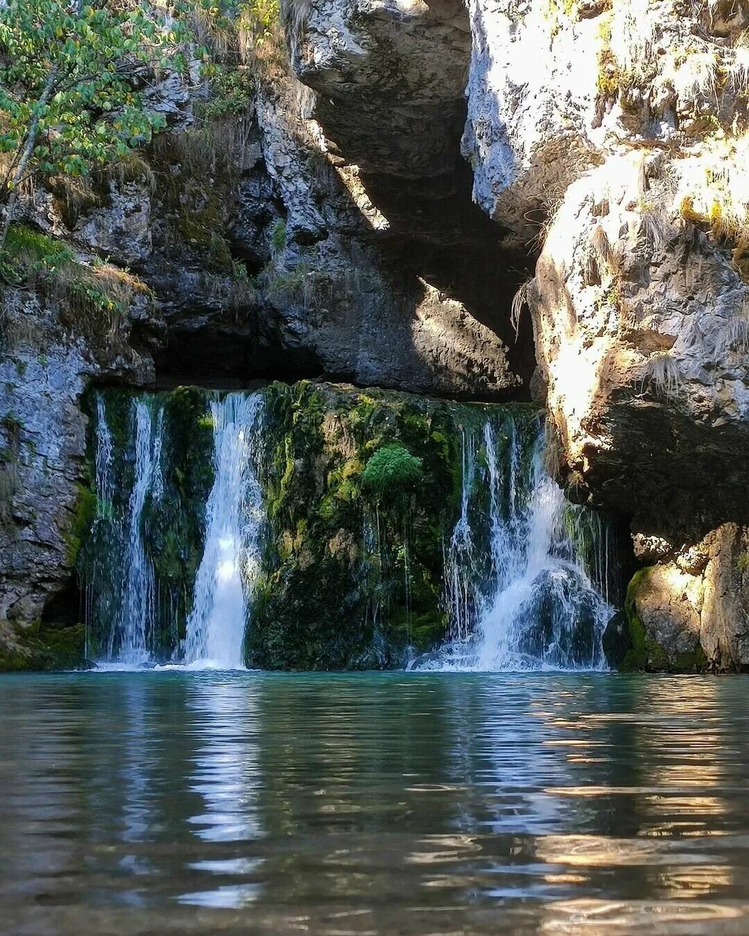 Водопад атыш уфа. Водопад атыш башкортостан. Атыш водопад башкирия. Абзановский водопад башкортостан. Уфа водопад атыш.