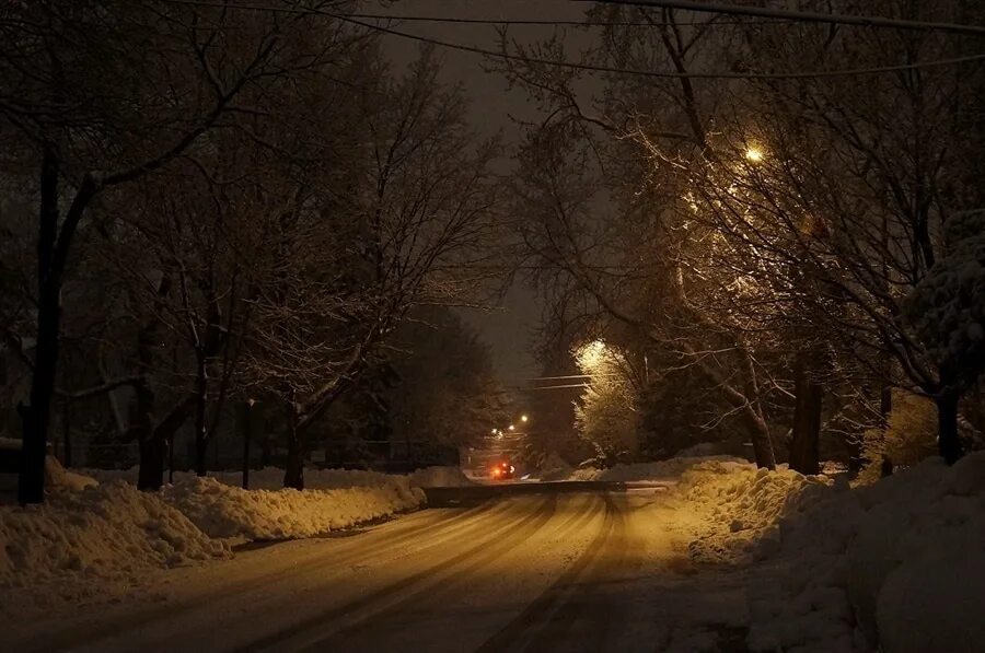 Вечером в холоде speed. Красноармейск Московская область зима ночь. Ночная зимняя улица. Улица зимой ночью. Зима. К вечеру.