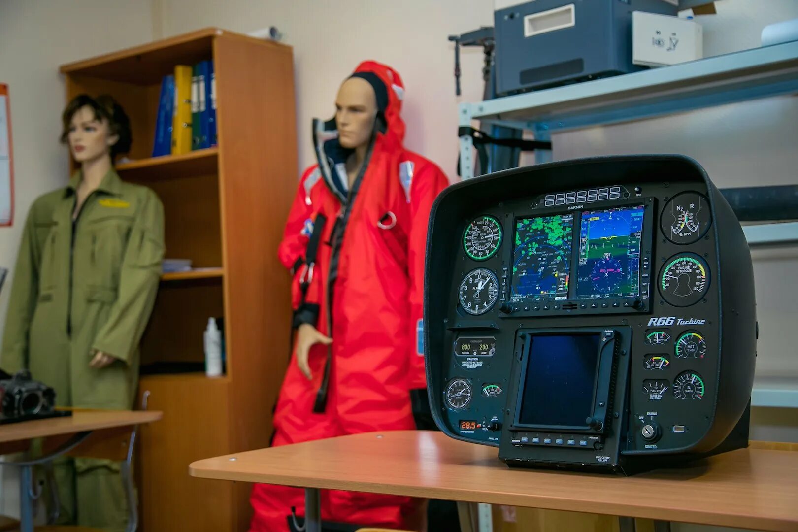 Ауц. Авиа учебные центры москва. L 410 газпромавиа. Учебный центр авиации. Университет пилотов гражданской авиации санкт-петербург.