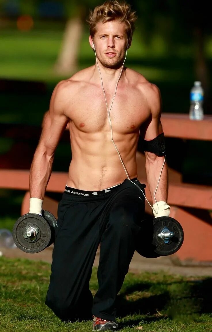 Самый спортивный мужчина. Мэтт Барр. Мэтт Барр торс. Мэтт Зукри. Мэтт Зукри торс.