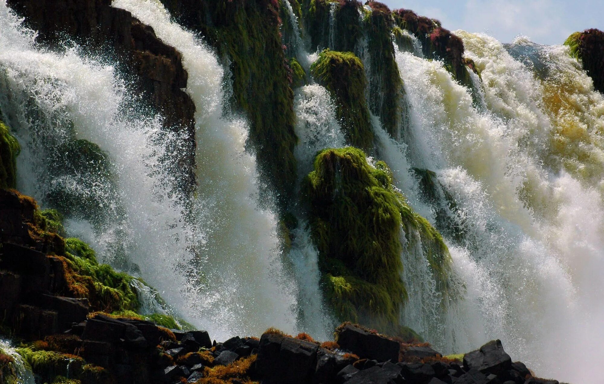 Стремительный водопад. Водопад Джинба. Водопад Каобанг Вьетнам. Водопад Мирвети. Водопад Джирхва.