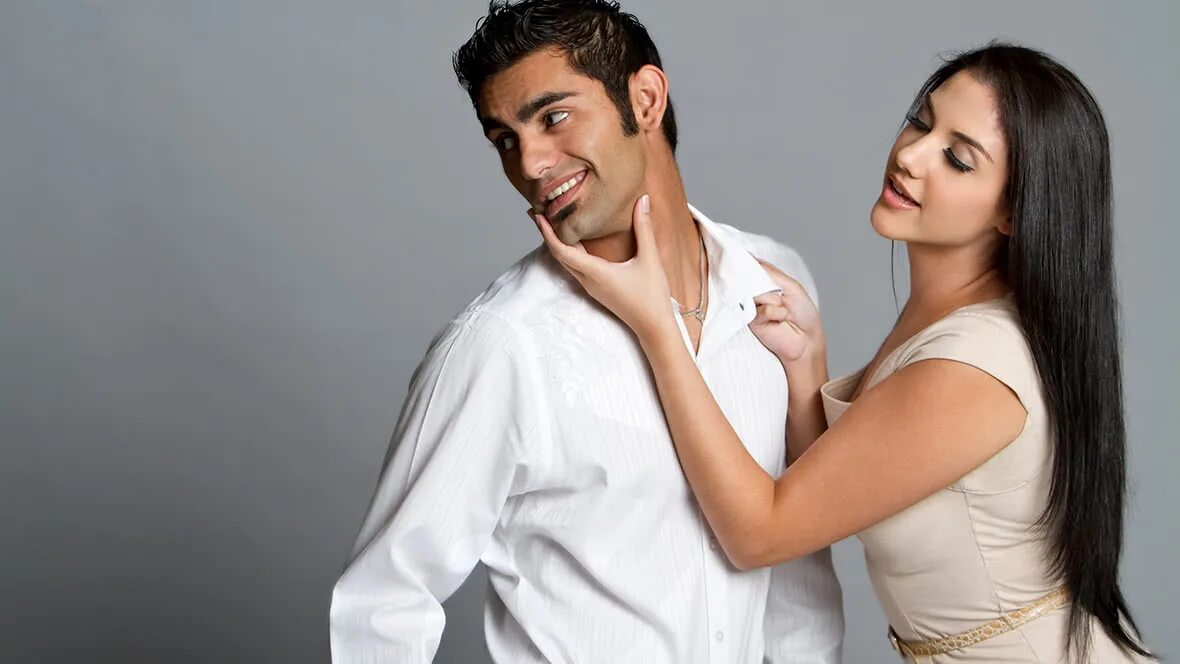 Мужчина и женщина. Парень доебыват девушку. Счастливые пары. Шикарная женщина с мужчиной. Властная женщина.