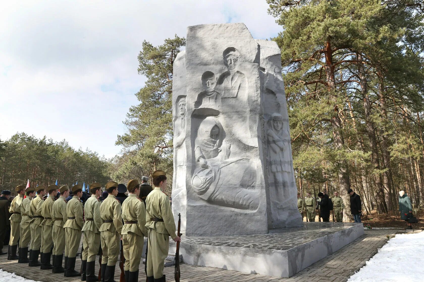 Озаричи мемориальный комплекс. Озаричи лагерь смерти мемориал. Мемориал в Белоруссии Озаричи.