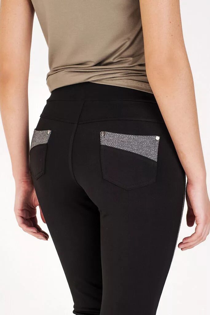 легинсы с карманами