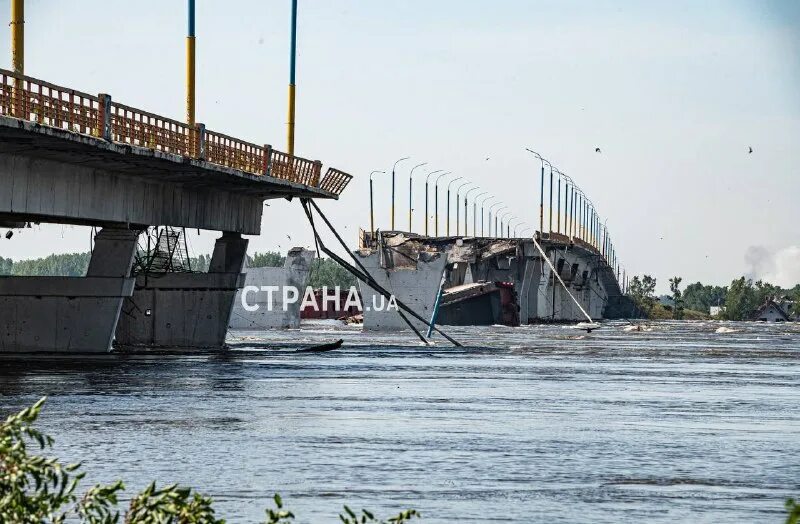 антоновский мост херсон сейчас. николаевский мост херсон. мосты через днепр на украине. под антоновским мостом.