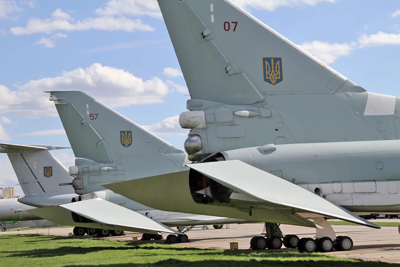 Ту 22м3 википедия. Ту-22м2. Ту-22м3 Гефест. Ту-22м3 ВВС Украины. Ту-22м3 Backfire.