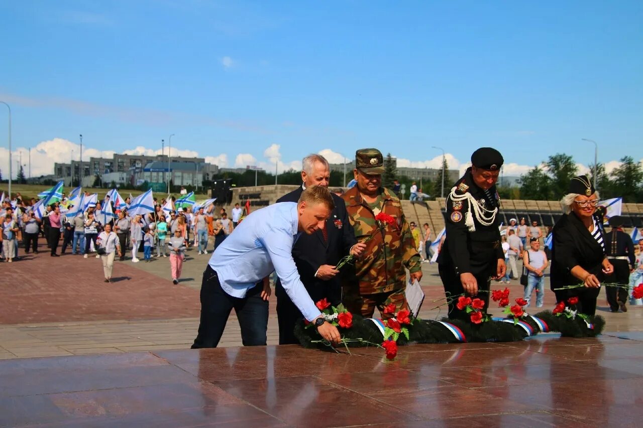 День ВМФ Магнитогорск. Мероприятия день памяти. Памятник тыл фронту в Магнитогорске. Челябинск концерт посвященный Дню тыла.