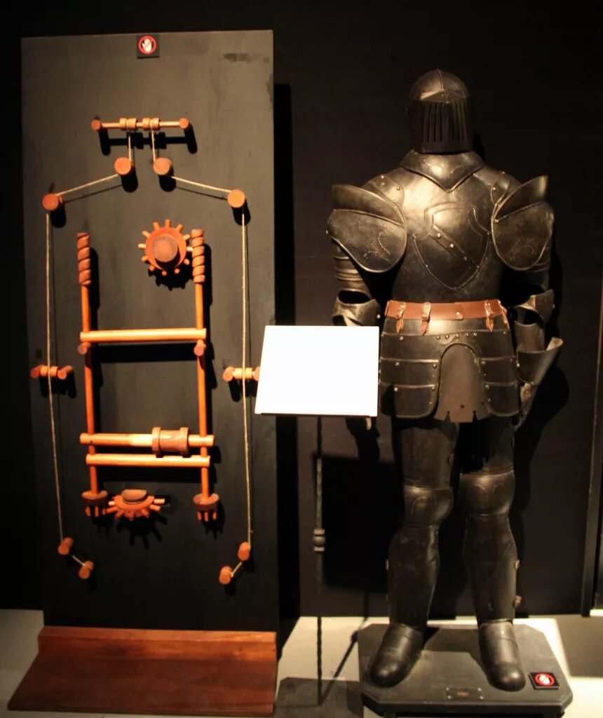 Первый робот Леонардо да Винчи. Механический рыцарь Леонардо да Винчи. Рыцарь Леонардо Давинчи робот. Изобретения Леонардо да Винчи робот рыцарь. Первые прототипы роботов