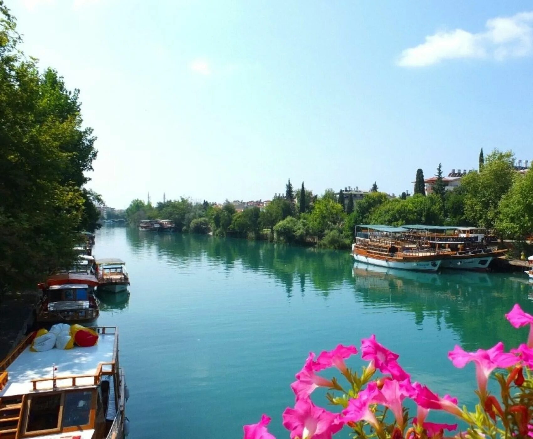 Manavgat antalya. Турецкий город Манавгат. Река Манавгат в Турции. Манавгат, Анталия, Турция. Манавгат Сиде Турция.