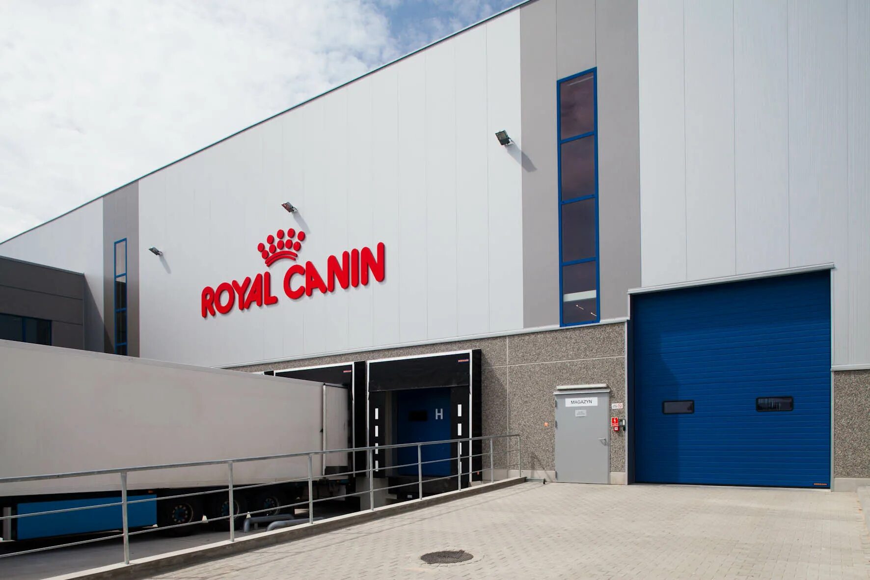 Van inside. Van inside. Communication center. Колл центр. Communication center.