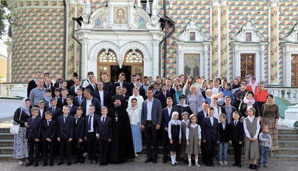 Топорково школа интернат преподобного сергия. Православный центр образования топорково. Школа в топорково преподобного сергия радонежского. Храм алексия в топорково. Интернат преподобного сергия радонежского в топорково.