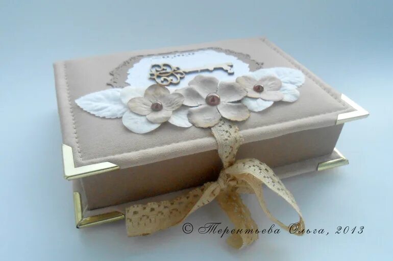 подарок маме шкатулка. шкатулка для драгоценностей в форме сердца. гравировка на шкатулке. подарила маме шкатулку 2. подарок для любимой мамочки.