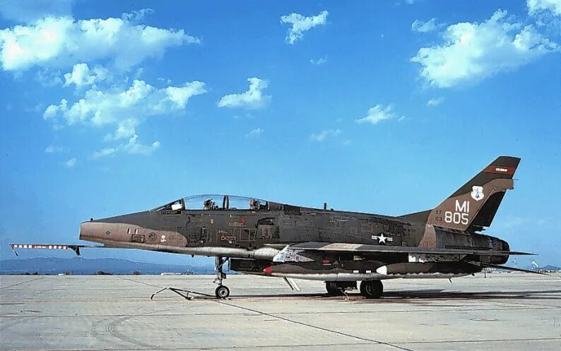 100 f n c. F-100f super sabre. f-100 super sabre во вьетнаме. f-100. f 100 super sabre armament.