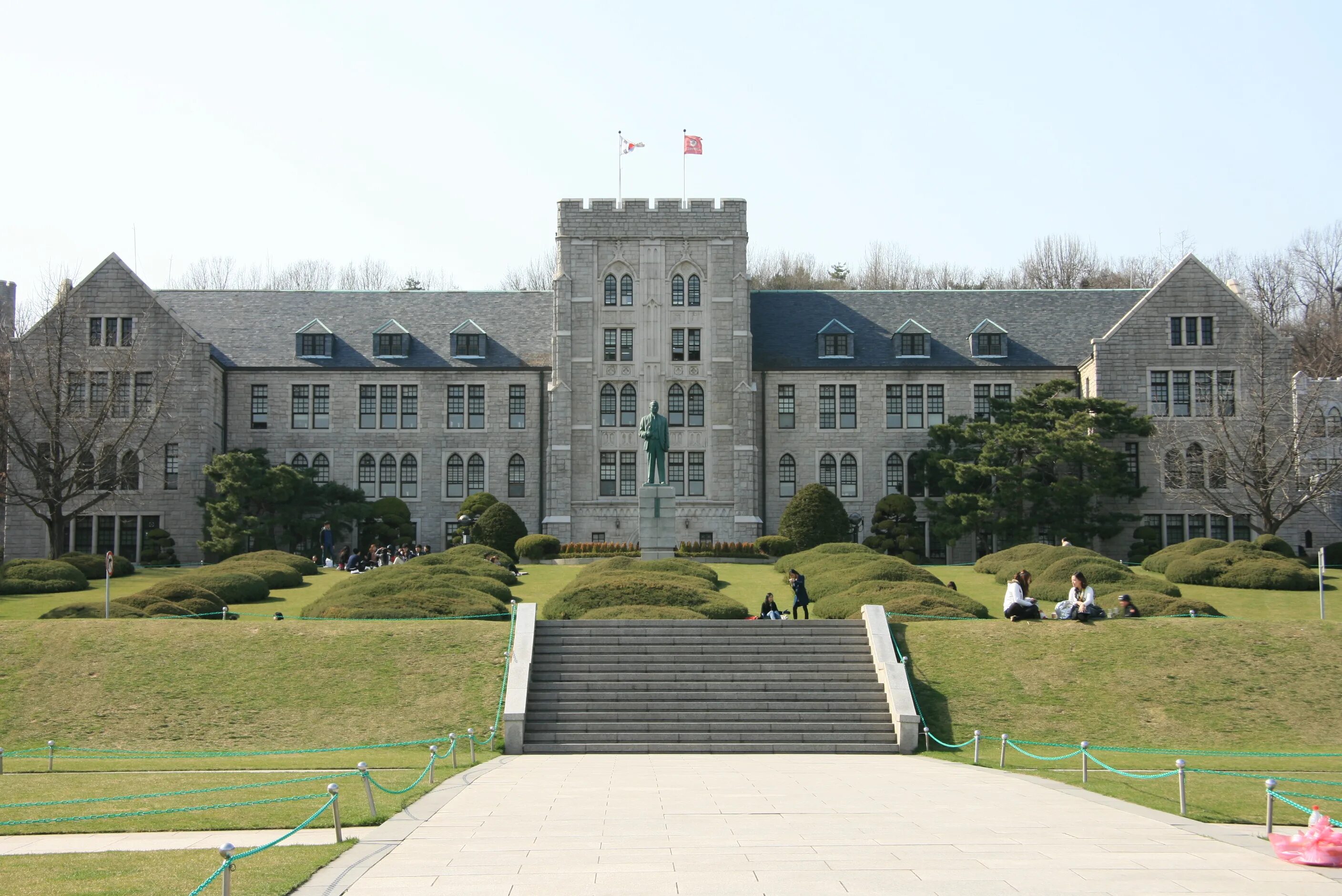 Университет енсе специальности. Университет коре в Южной Корее. Университет корё кампус. Корея Юниверсити университет. Университет Йонсей Южная Корея.