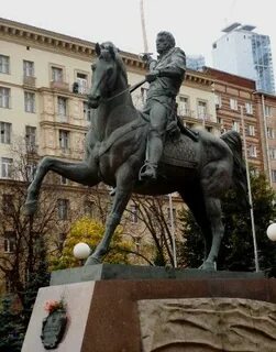 Памятник на кутузовском проспекте