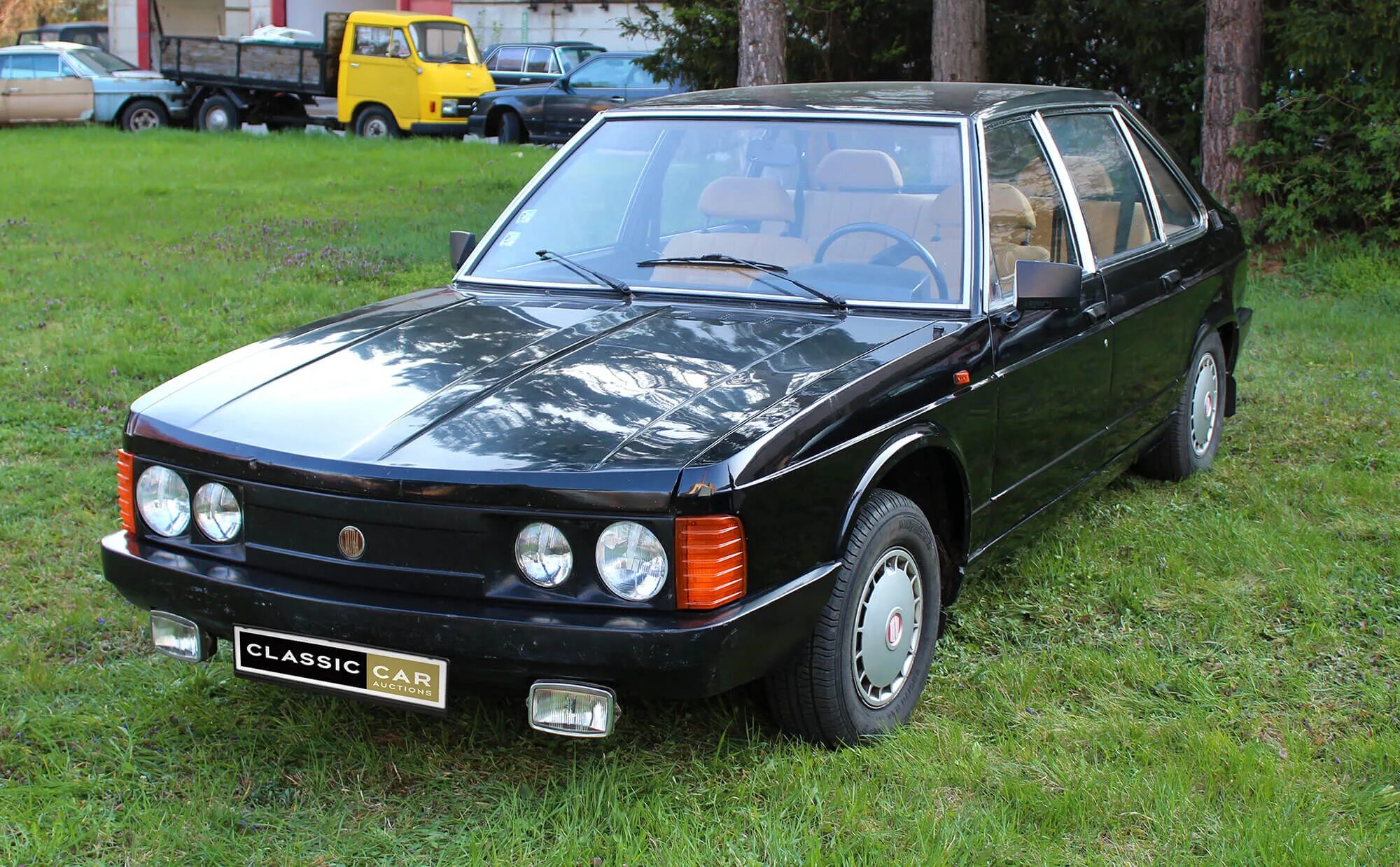 Tatra 613. Татра легковая 613. татра 613 кгб. татра 613-4.