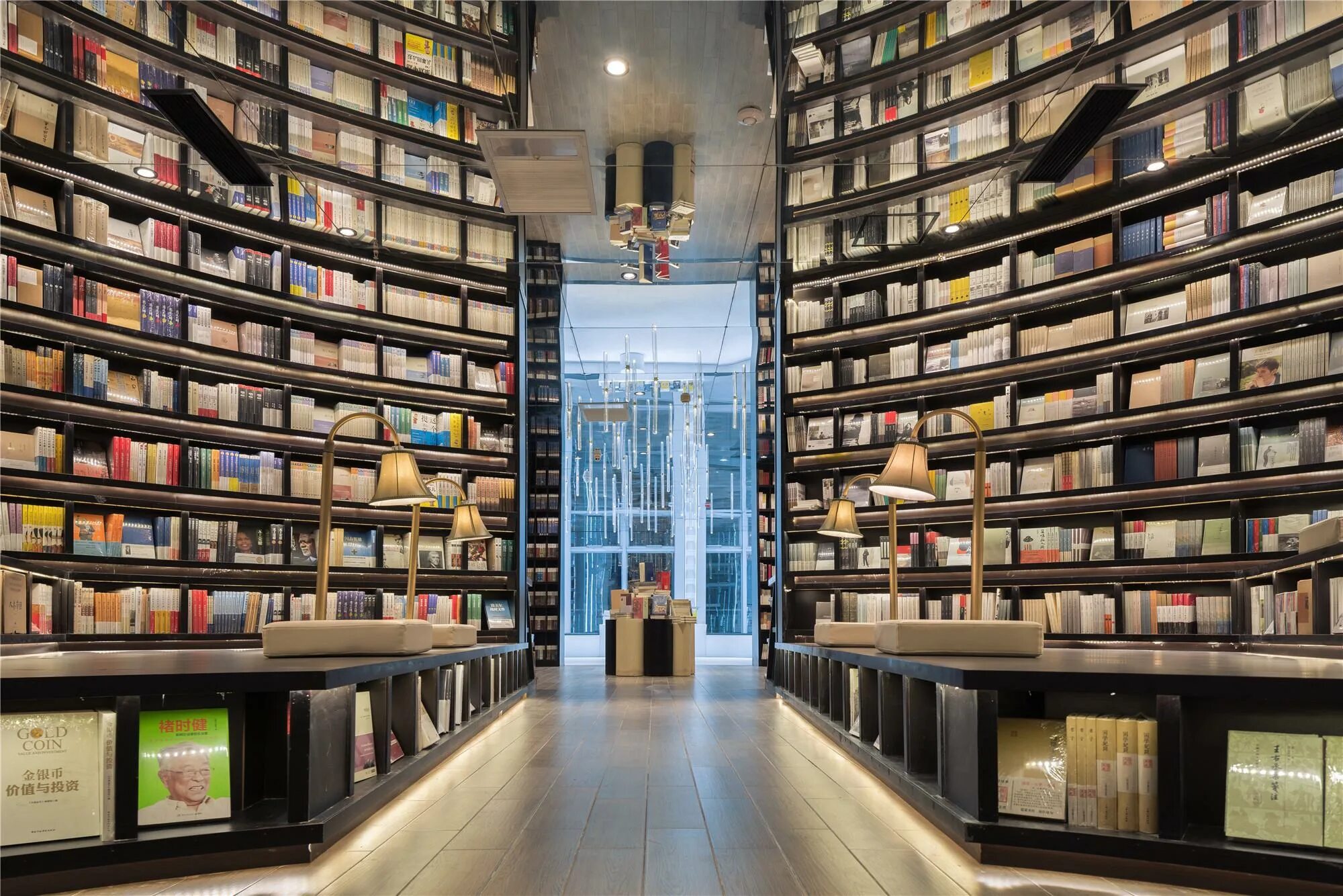 Книжный магазин Zhongshuge-Hangzhou. Zhongshuge bookstore, Ханчжоу, Китай. Красивый книжный магазин. Книжный магазин внутри.