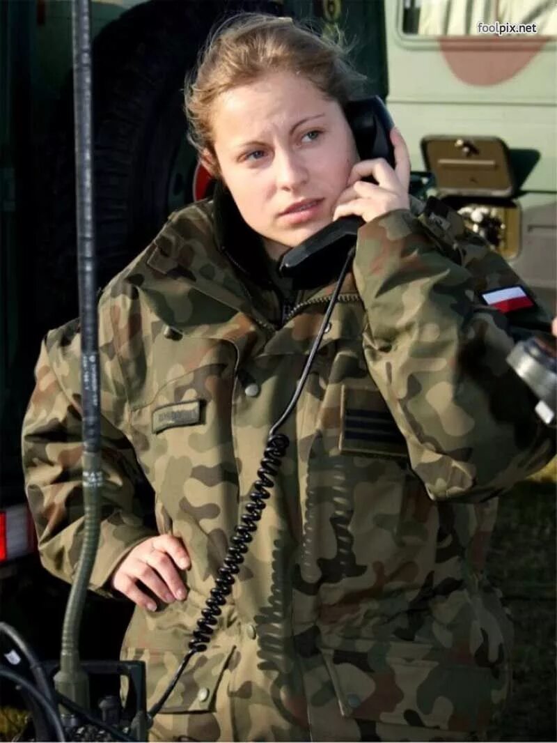 Женщины военные. Женщины военнослужащие. Красивые женщины в военной форме. Польские женщины военные. Армейская женщина