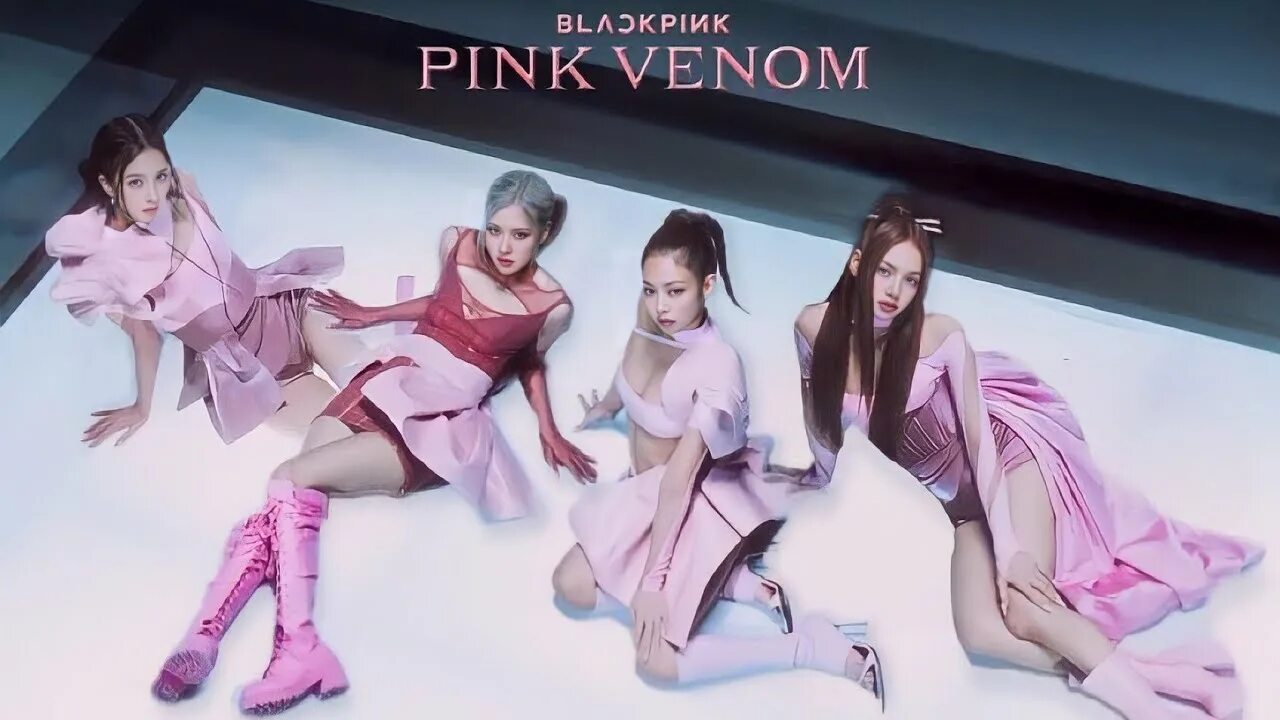 Группа розовый песни. Группа BLACKPINK 2022. Pink Venom. Блэк Пинк 2022. Блэк Пинк Pink Venom. Black Pink born Pink обложка.