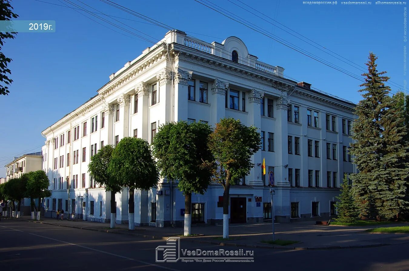 Чебоксары ул ленинградская 33. Улица ленинградская 33 чебоксары. Ленинградская 33 чебоксары на карте. Ленинградская 33 чебоксары. Площадь республики 2 чебоксары.