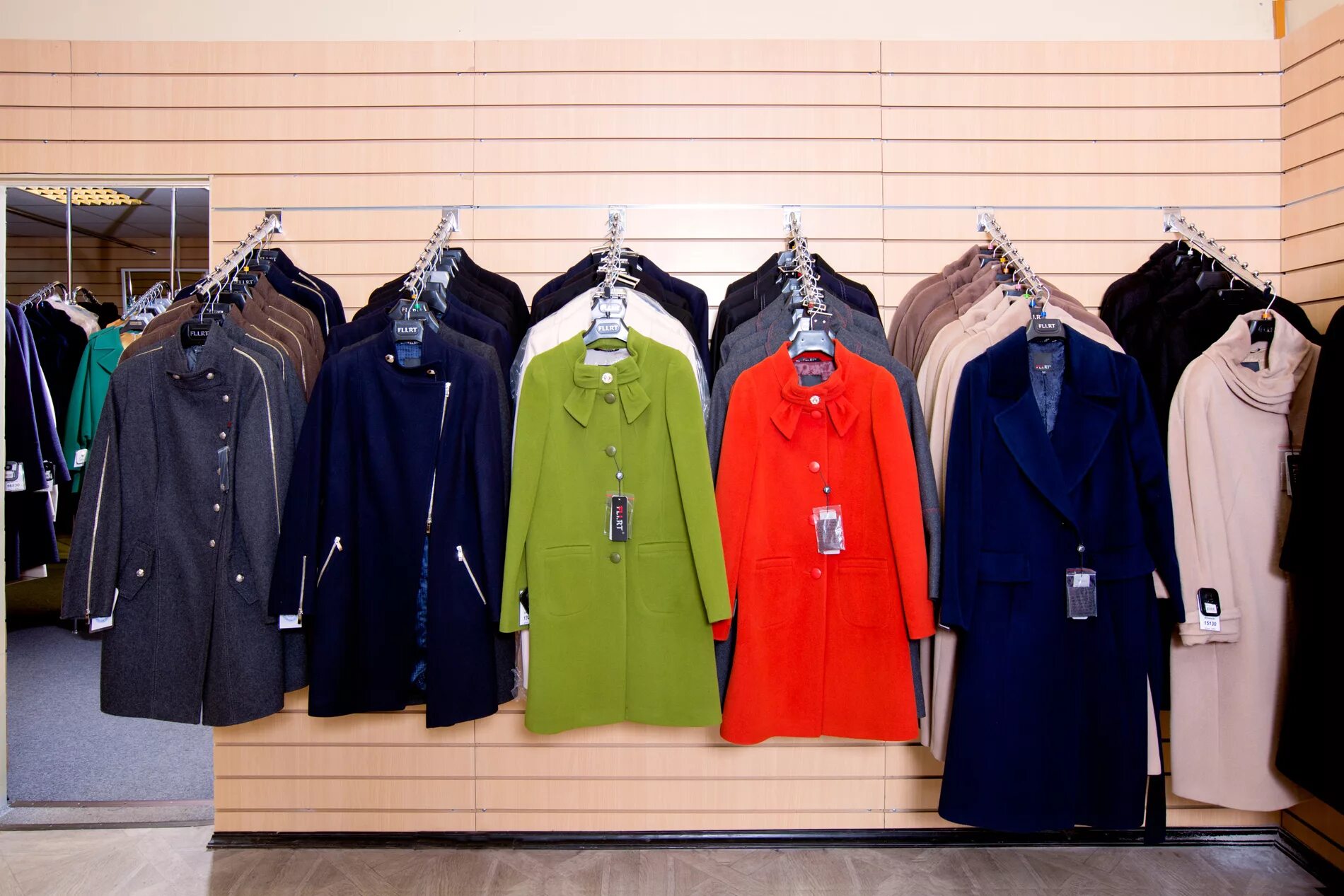 Большой магазин женских пальто. Пальто осеннее драповое империя пальто. Пальто деми c3068. Пальто весеннее женское. Большой магазин женских пальто.