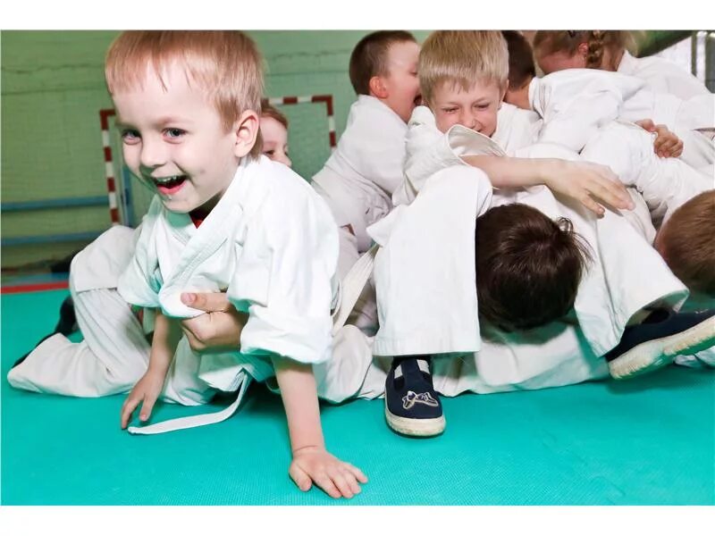 Спортивные секции нижний. Спортивные секции для мальчиков 5 лет. спортивные секции для детей от 4 лет. каратэ дети 6 лет. спортивные секции для детей от 5 лет.