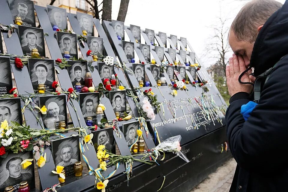 Майдан 2014 Небесная сотня. Небесная сотня Украина. Майдан Беркут Небесная сотня.