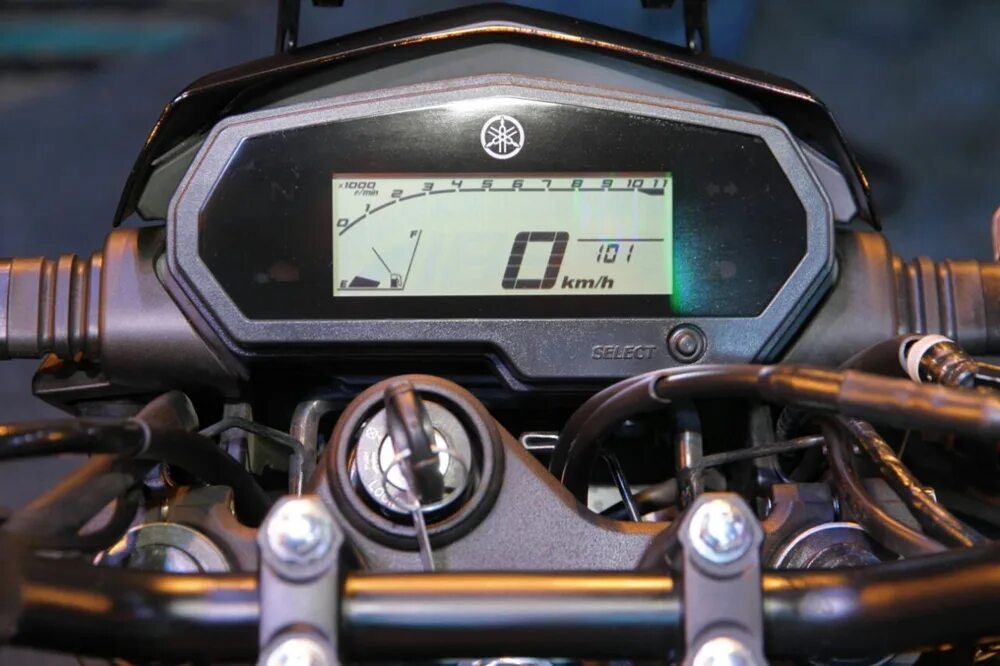 Холостого хода yamaha r6 2003. Yamaha холостые. Трос холостого хода suzuki sv. Ямаха 30 винт холостого хода. Yamaha холостые.