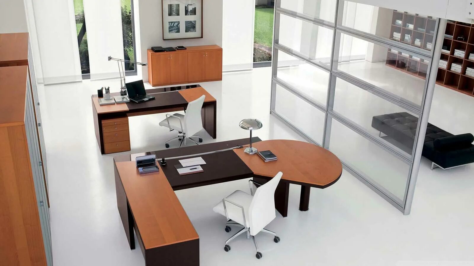 Офис 7 купить. Стол офисный. Офисное рабочее место. Стол офисный дизайнерский. Столы офисные для персонала.