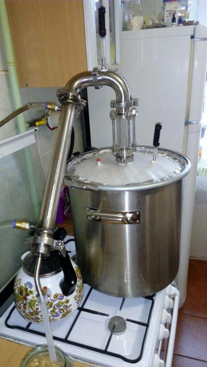 Вторая перегонка на колонне. Самогонные аппарат 1 перегон. самогонный аппарат для перегонки бражки. аппарат вейн 4 2 перегонка самогона с дефлегматором. бражная колонна с диоптром.