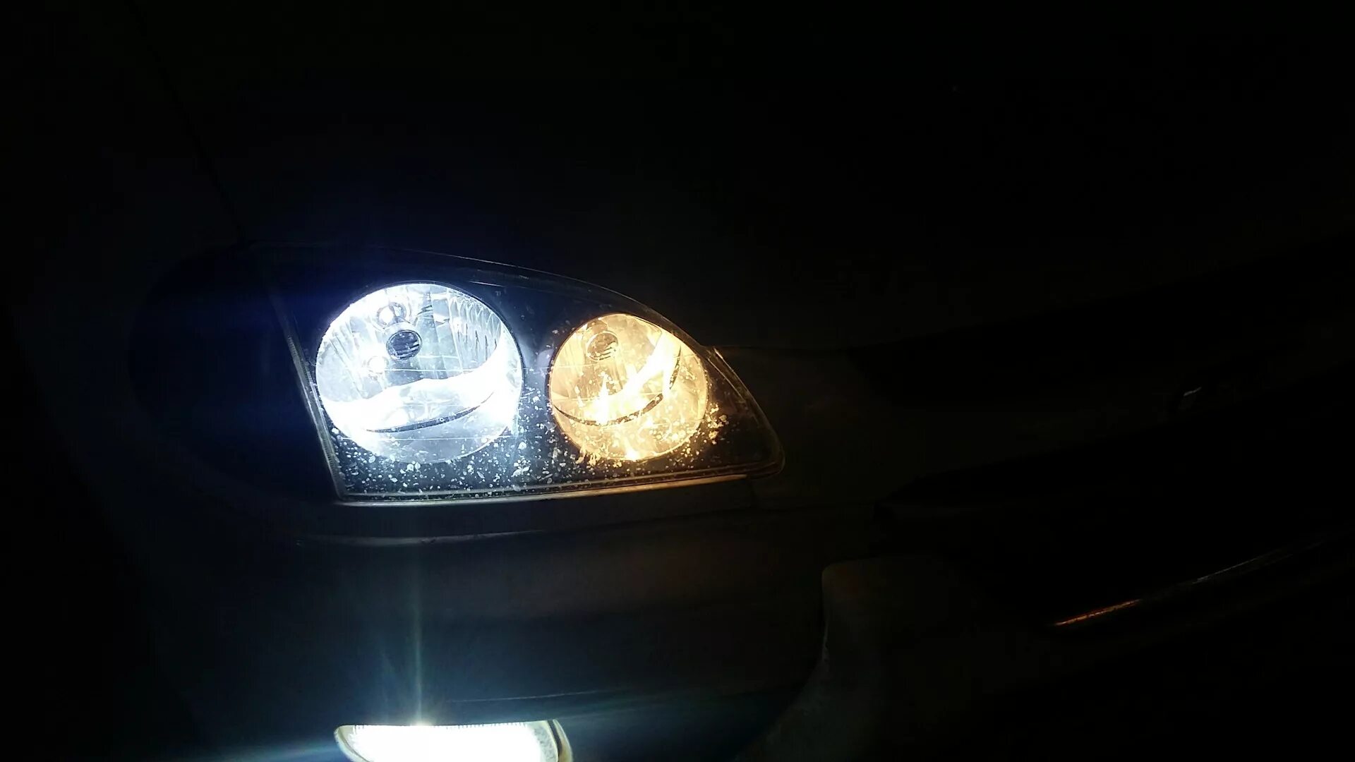 Лед лампы в ближний в тойота авенсис 2008 года. Avensis t25 светодиодные фары. Тойота марино лампочки ближнего света цоколь. Лампы ближний свет авенсис 2007. Тойота авенсис дальний свет лампа.