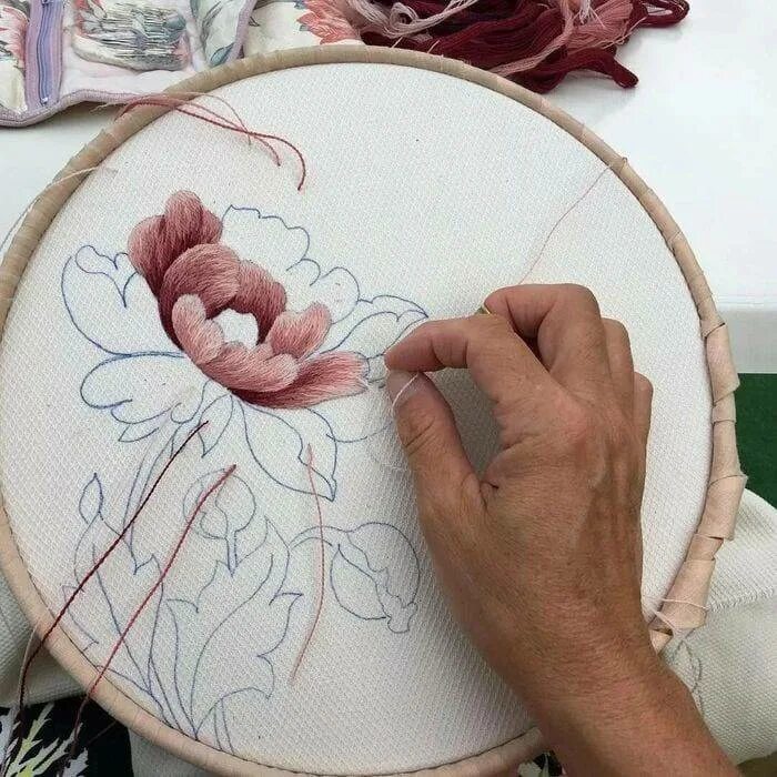 Вышивать в ручную