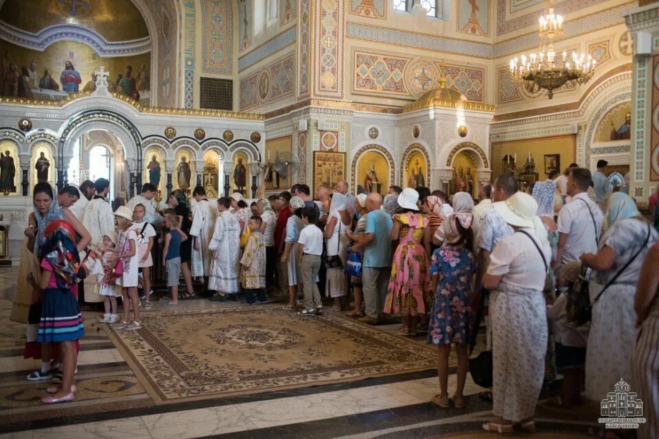 Мир православии сегодня. Крым храм Свято Владимирский внутри. Церковь в Херсонесе Таврида.